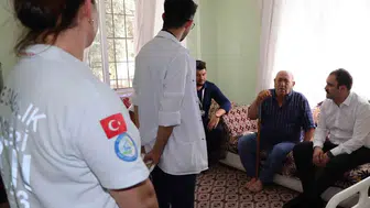 Karacasu'da sağlık kapıda Evde sağlık ekipleri hastaları evlerinde ziyaret ediyor
