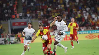 Göztepe'nin penaltısını kurtardı, Gençlerbirliği sahadan 3 puanla ayrıldı