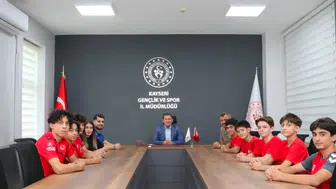 Kayserili milli cimnastikçilerden İl Müdürü Kabakcı'ya moral ziyareti