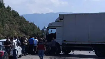 Bursa'da kamyon faciası Bir aile yolda dağıldı