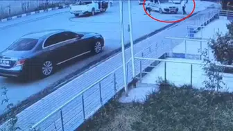 Siirt'te el freni unutulan araç yola fırladı