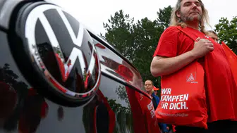Volkswagen'de 140 bin kişilik iş riski, sendika grev kapısını araladı