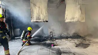 Balkondaki yangın binayı sarmadan söndürüldü