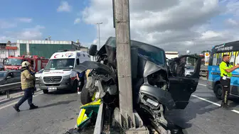 Küçükçekmece'de servis kazası 12 çocuk yaralandı