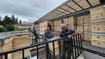 Çanakkale yangınında arılarını kaybeden üreticiye devlet desteği