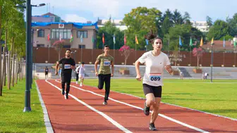 Düzce'de Zafer Bayramı coşkusu 2 kilometrelik parkurda yaşandı