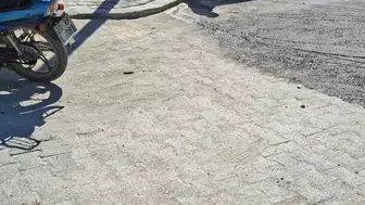 Denizli’de seyir halindeki araç bir anda alevlere teslim oldu