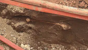 Muğla’da altyapı kazısında antik mezarlar gün yüzüne çıktı