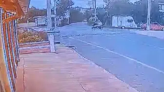 Sakarya’da elektrikli bisiklet kazası kamerada