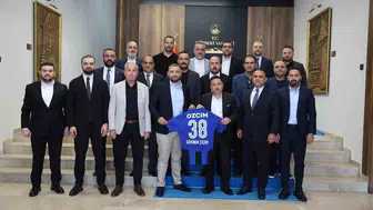 Erciyes 38 FK yeni yönetimi Vali Çiçek ile bir araya geldi