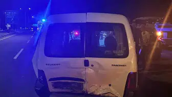 Bolu D-100 kara yolunda iki araç çarpıştı
