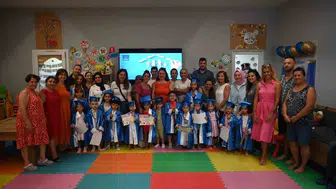 Kuşadalı minikler okul öncesi eğitim maratonunu başarıyla bitirdi