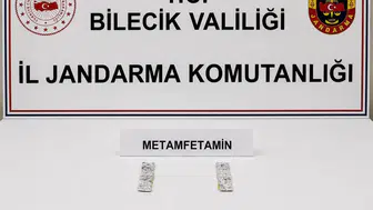 Jandarma D-650'de otomobili durdurdu, 2 gram metamfetamin çıktı