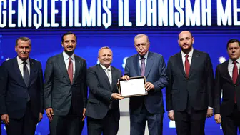 İstanbul’da üç belediye başkanı AK Parti’ye katıldı