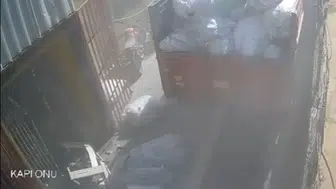 4. kattan düşen yük asansörü işçiyi ağır yaraladı, o anlar kamerada