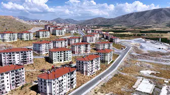 Malatya’da binlerce kişi yeni evine yerleşmeye başladı
