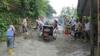 Giresun'da 25 yıllık yol çilesi imece usulüyle bitiyor
