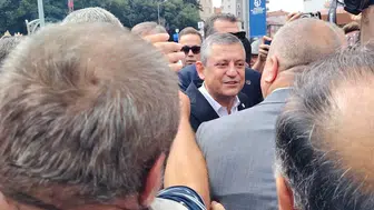 Kocaeli'de yoğun gündem Özgür Özel Gebze'den Derince'ye uzanan programda vatandaşla buluştu
