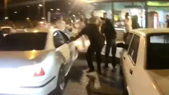 Karabük sokaklarında yan bakma kavgası kamerada