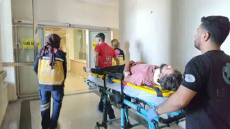 Adıyaman'da kavşakta çarpıştılar, sürücü hastaneye kaldırıldı