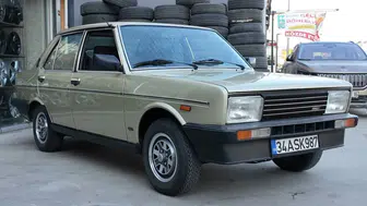 40 yıllık hayalini 1987 model otomobil ve jelatinli kasetle tamamladı