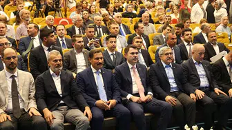 Umut dolu gün: Anahtarlar teslim edildi, şehir küllerinden doğuyor
