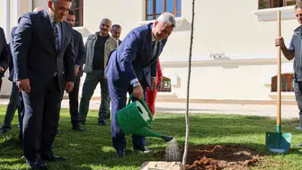 Bakan Bolat Bilecik temaslarını ağaç dikerek başlattı
