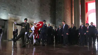 Anıtkabir'de tarihi gün: Devletin zirvesi Büyük Zafer'in 104. yıl dönümünde bir araya geldi
