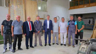 Bayburtlu mobilyacılar dertlerini Vali Eldivan’a anlattı