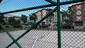 Bolu'da parktaki voleybol direği oyun oynayan çocuğun üzerine devrildi
