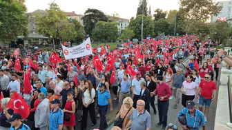 Tekirdağ sokakları kırmızı beyaza büründü: Zafer coşkusu kortejle taçlandı