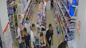Samsun'da altı kişi kırtasiyeciye saldırdı