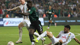 Kocaelispor evinde Amed'i 2-0 geçti, Selçuk İnan ilk galibiyetini aldı