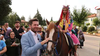 Nikfer’de gurbetçiler ve yerel halk festivalde buluştu