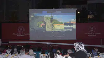Çorumlular açık havada nostaljik sinema gecesinde buluştu