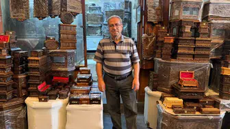 Gaziantep'te bir ömür el emeğiyle sandık işliyor