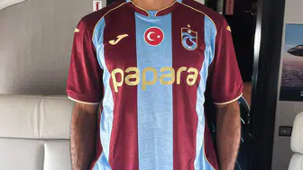 Mohamed Salah Trabzonspor formasını sırtına geçirdi