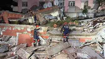 Bahçelievler'de boşaltılan 6 katlı bina çöktü