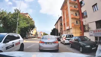 Bolu'da yola çöp atan sürücüye kamera cezası