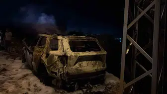 Alevler Erdek’te bir otomobili küle çevirdi, can kaybı yok
