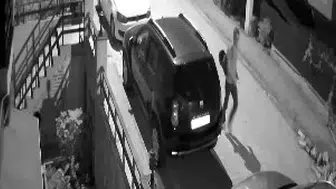 Gece 04.00'te skuterini çaldılar, kamera her anı kaydetti