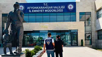 Afyonkarahisar’da dijital dolandırıcı operasyonuyla yakalandı