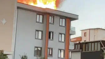 Ümraniye'de çatı yangını paniği, itfaiye alevlere hızlı müdahale etti