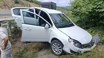 Samsun Kavak yolunda iki araç birbirine girdi 5 yaralı