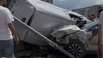 Sakarya Erenler'de zincirleme kaza üç kişiyi hastanelik etti