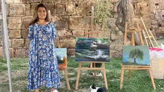 Ayaklarıyla çizdiği tablolar dünya vitrinine çıktı