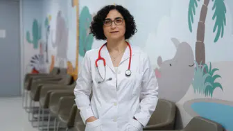 Çocuğunuzun ağzındaki o yaralar basit bir afttan fazlası olabilir mi?