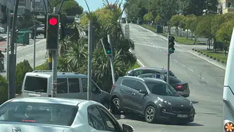 Bandırma'da yokuşta panik anları kazayla bitti