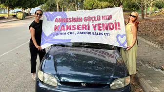 Adana'da Hemşire Havva Nur'un Zaferi Kanseri Yendi, Annesiyle Konvoyla Kutladı