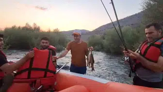 Murat Nehri’nde balık avı ölümden döndürdü